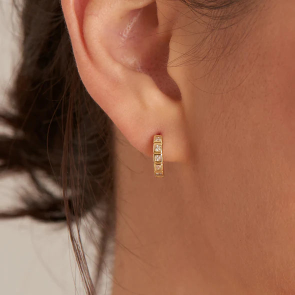 Glam Huggie Hoop Earrings in Gold