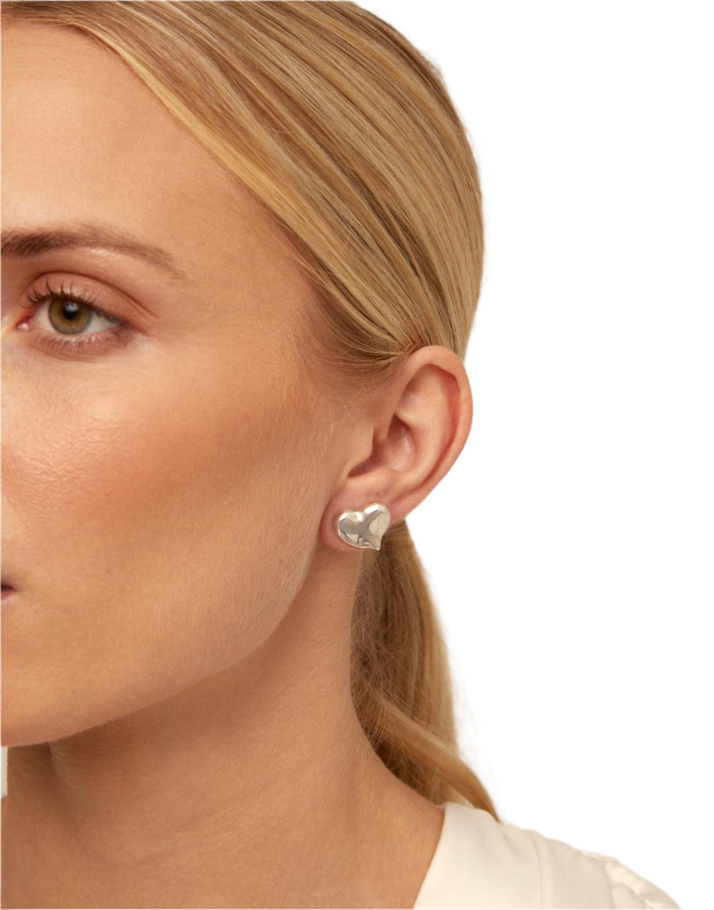 HEART Stud Earrings in Silver