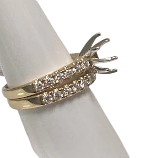14KY Solitaire & Prong-Set Diamond Semi-Mount Bridal Ring Set