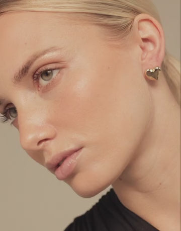 Load and play video in Gallery viewer, HEART Stud Earrings in Gold