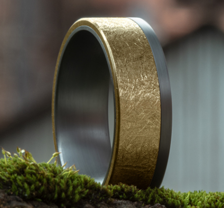 7mm TIDE Band in 14K Gold/Tantalum with Swirl Finish