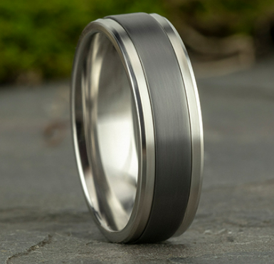 7mm DUKE 14KW Gold Band with Grey Tantalum Center/ Bevel Edges
