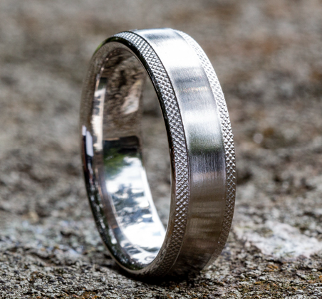6.5mm ROGUE Band in 14K with Satin Center/ Knurled Edge