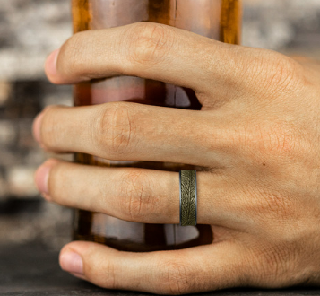 7.5mm 14K & Tantalum Band with Feather Pattern