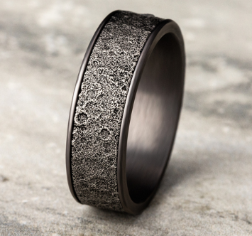 7.5mm ALDRIN 14KW & Grey Tantalum Band with Moon Rock Center