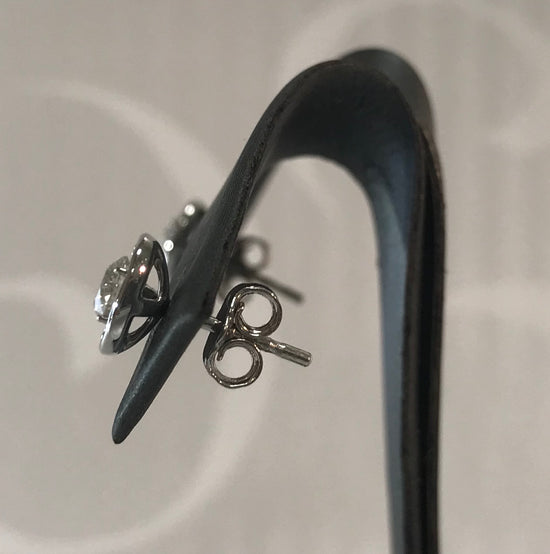 Round Cut Diamond Oval Stud Earrings