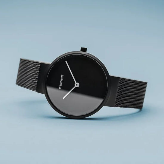 Unisex Classic Watch with Milanese Band in Solid Black