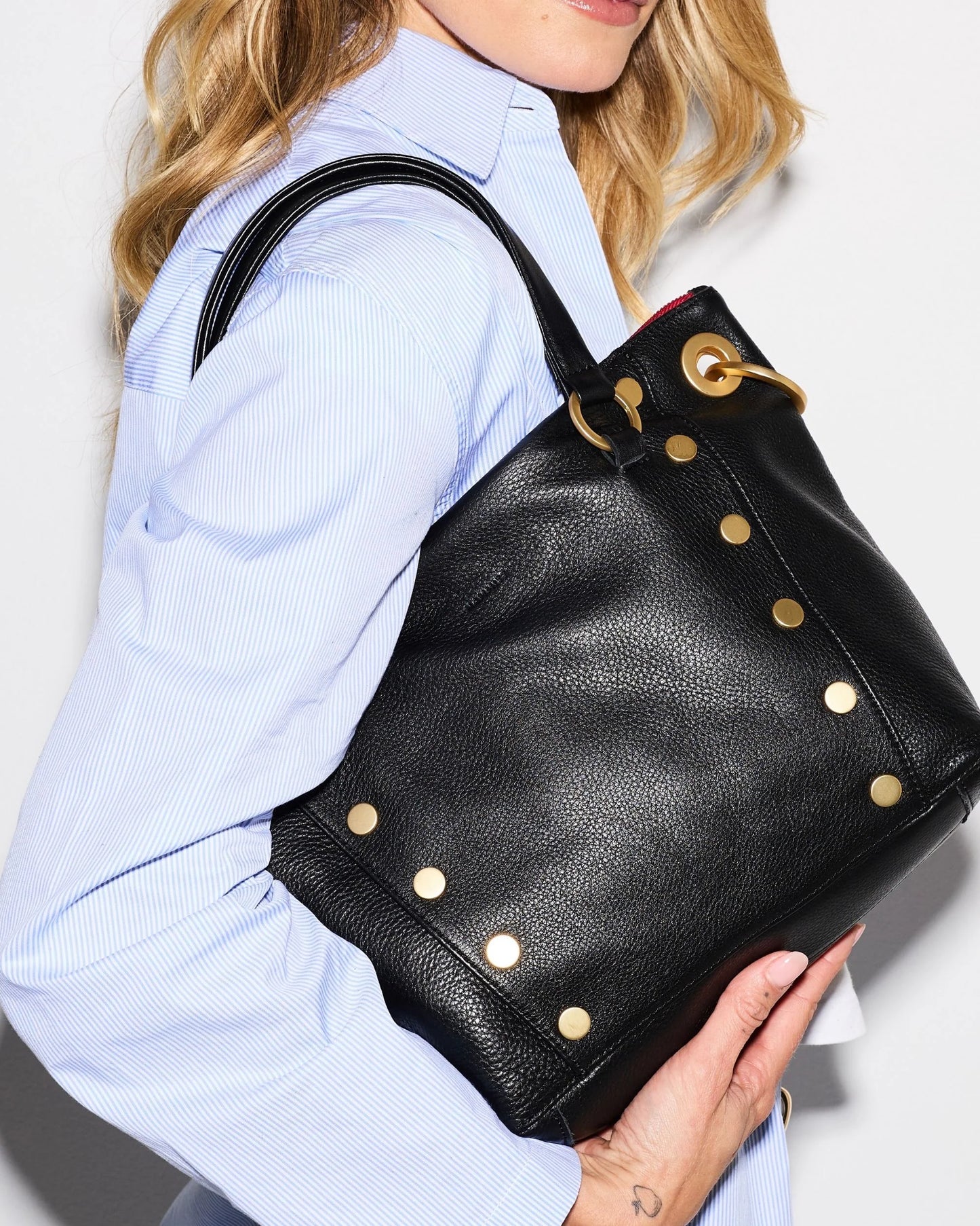 Daniel Med Handbag in Black/Brushed Gold with Red Zip