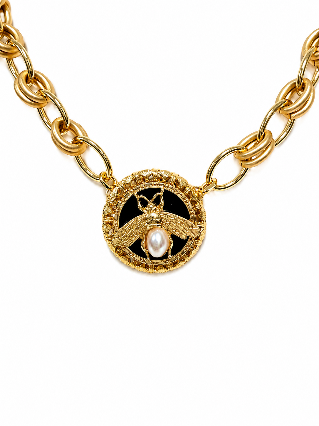 Link Necklace with Gucci Signature Bee Button in Gold