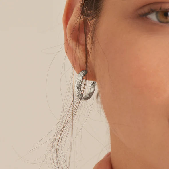 Smooth Twist Hoop Stud Earrings in Silver