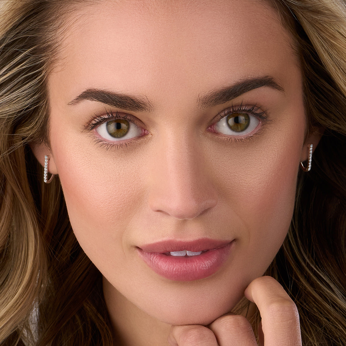 0.27 ct 15mm V-Shape Hoops in 14KY