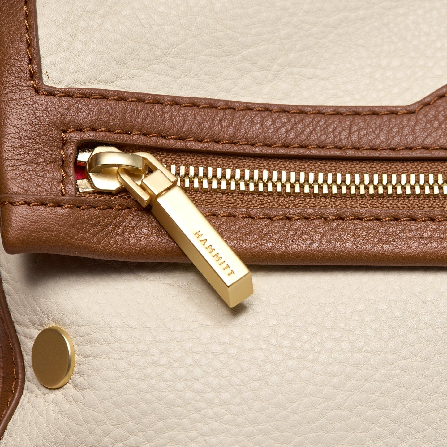 VIP Med in Courtyard Cream/ Brushed Gold