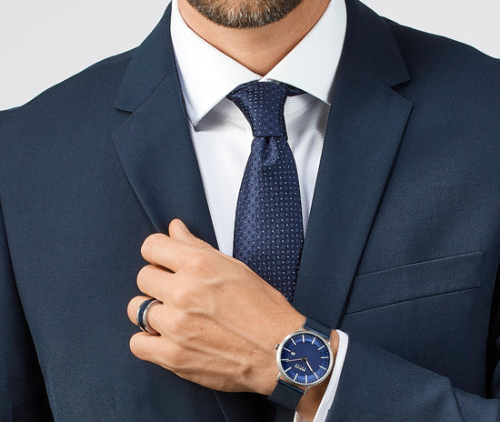 Load image into Gallery viewer, Unisex Classic Watch in Dark Blue/Silver with Milanese Band
