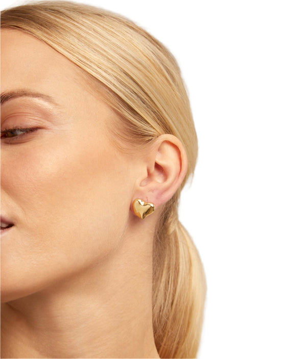 HEART Stud Earrings in Gold