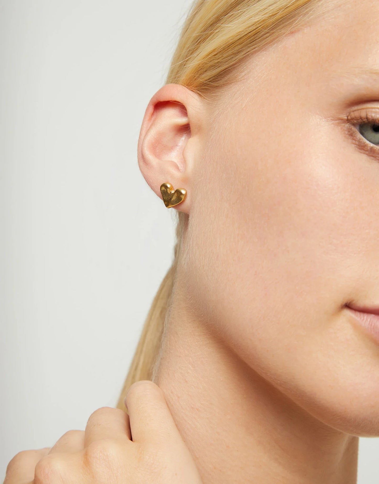 Beat Heart Stud Earrings