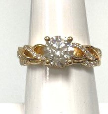 18KY Solitaire Semi Mount Engagement Ring w/ Diamond Twist Band