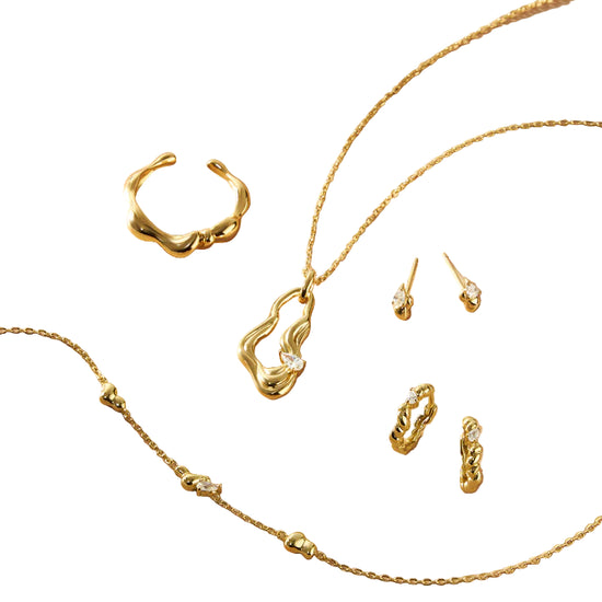 Twisted Wave Drop Pendant Necklace in Gold