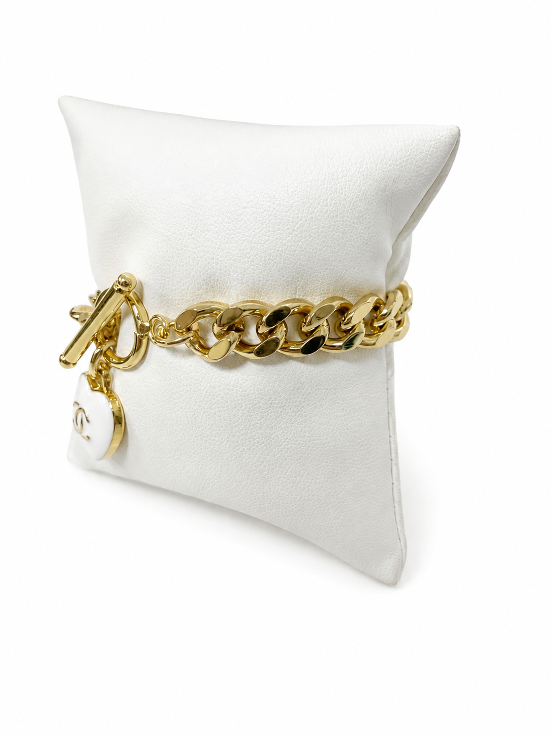 Cuban Chain Bracelet with Chanel Logo Heart Charm in Gold/White