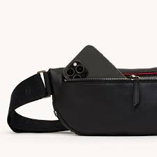 Charles Crossbody Med in Black/ Gunmetal