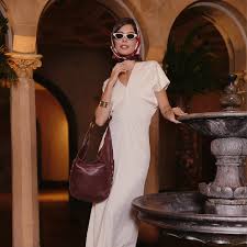 TOM ZIP LRG Shoulder Bag in Cherrywood Pebble/Gold