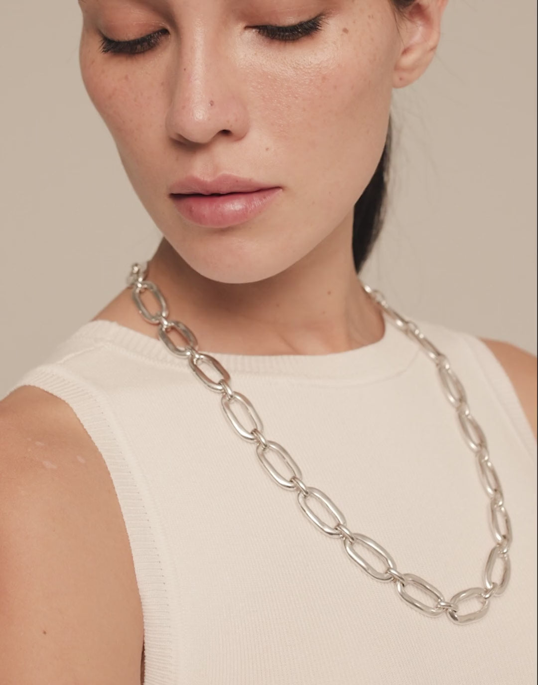 Load and play video in Gallery viewer, Silver Link Necklace

