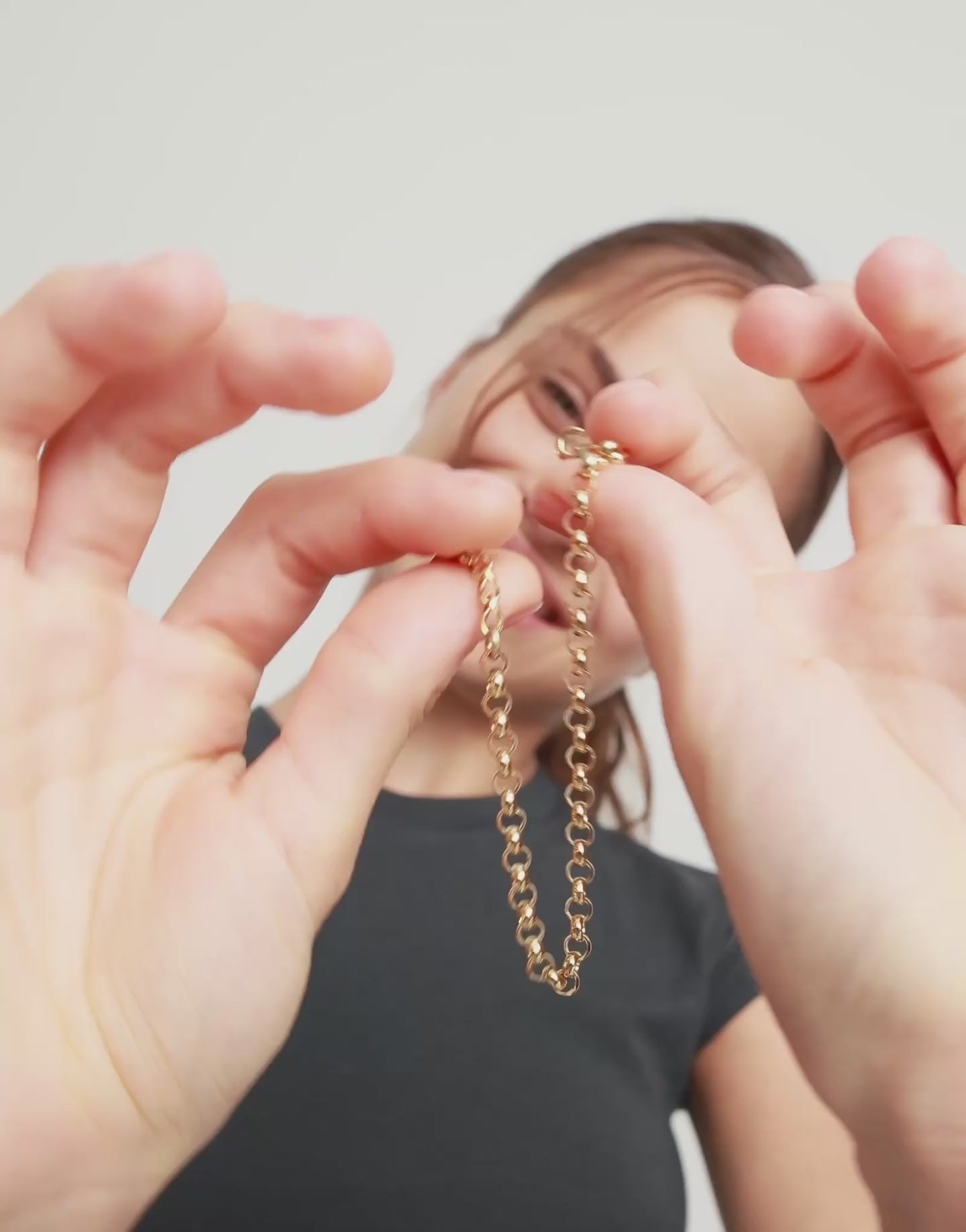 Load and play video in Gallery viewer, Ser Fascinante Bracelet
